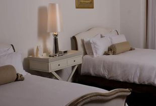Los Altos Club residence Room 1 Los Altos Club residence Room 1